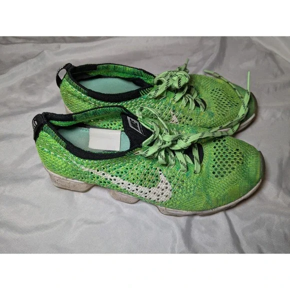 Vintage 2015 Nike Women's Multicolor Flyknit Zoom Agility Shoes Size 6 - Picture 1 of 7